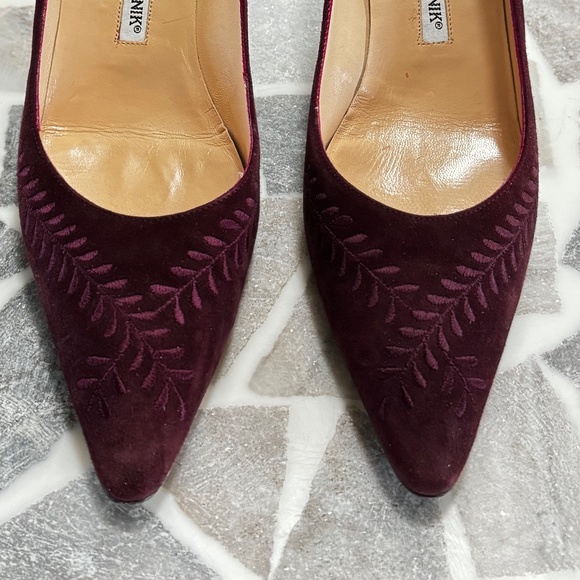 Manolo Blahnik Suede Kitten Heel Pumps, sz 37 1/2 - Deep Burgundy - Picture 2 of 12